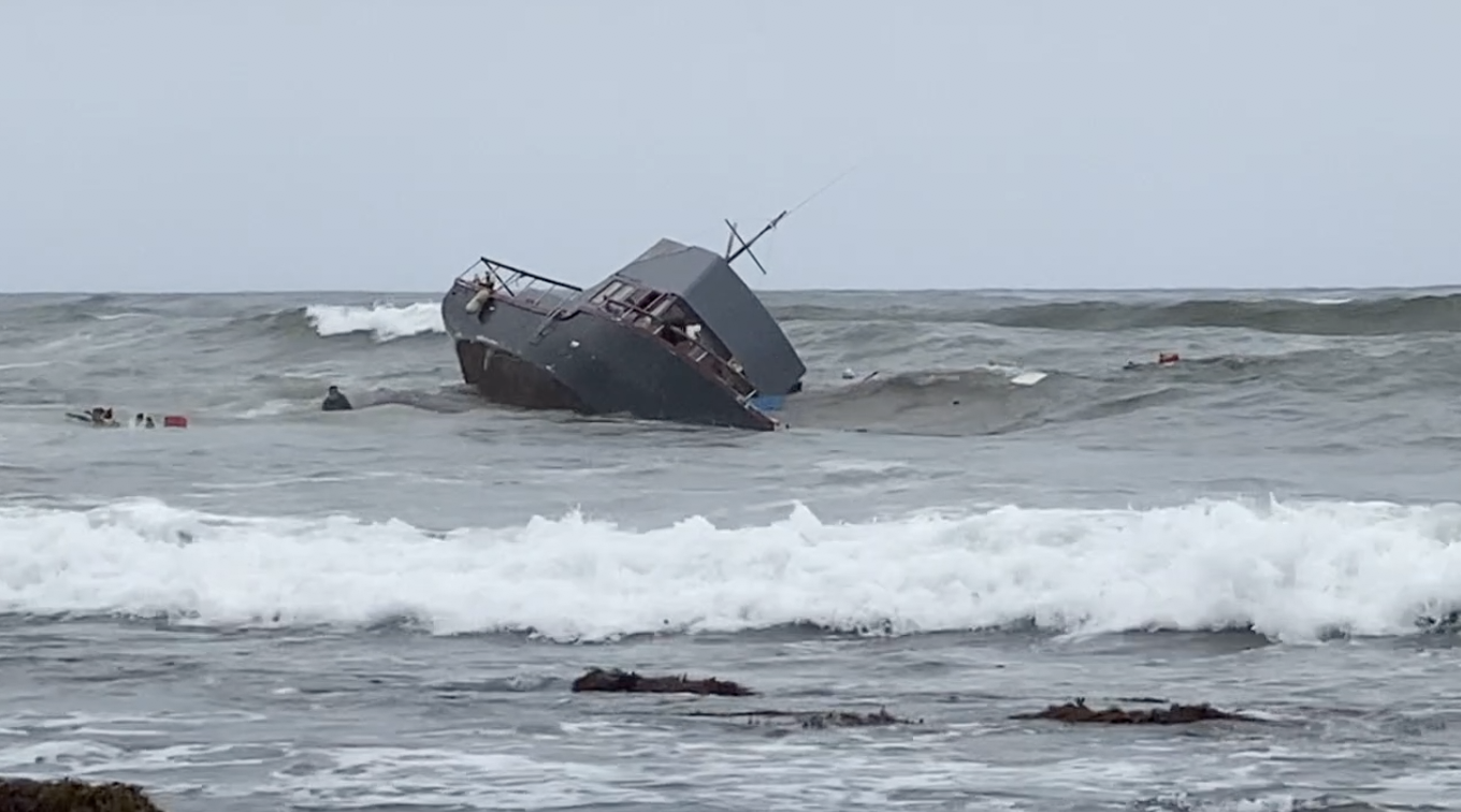 Point Loma boat crash.png