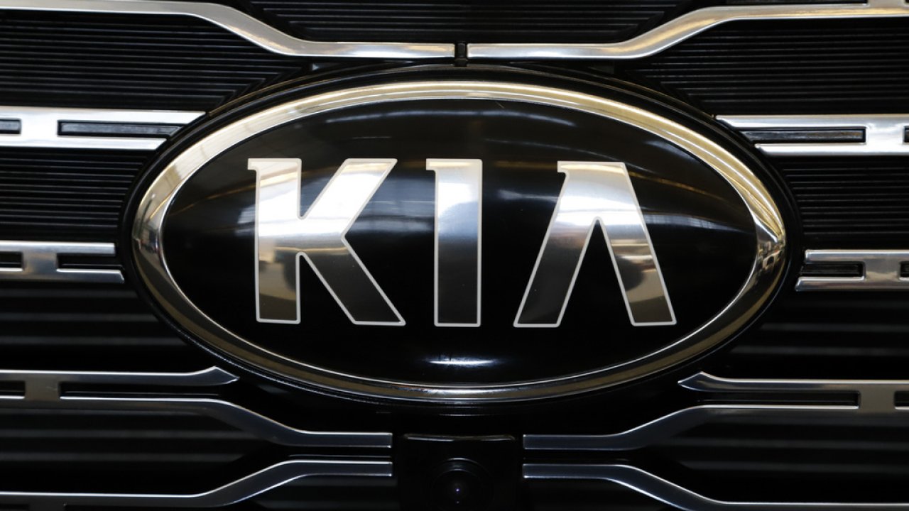 This is the front grill of a 2020 KIA Telluride.