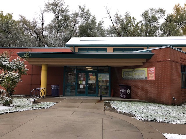 Ruiz Branch Kansas City Public Library.jpg