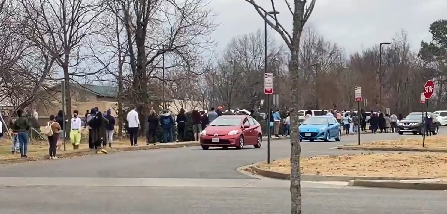 COVID testing line eastern henrico .jpg