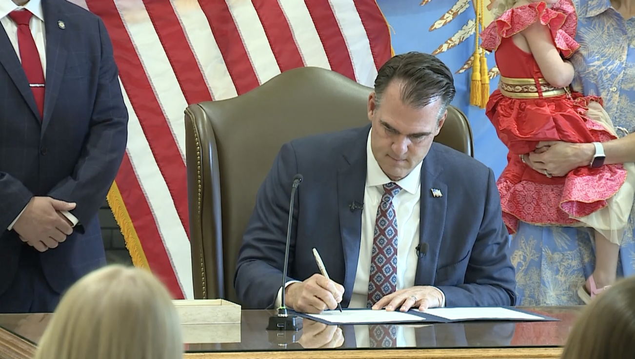 STITT SIGNS DATA CENTER LAWS