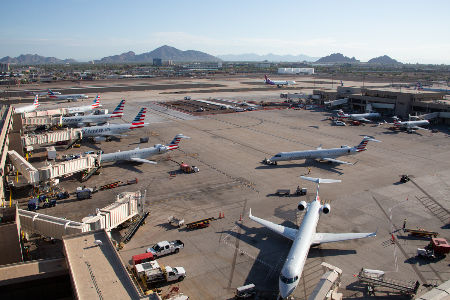AmericanAirlinesPHX.jpg