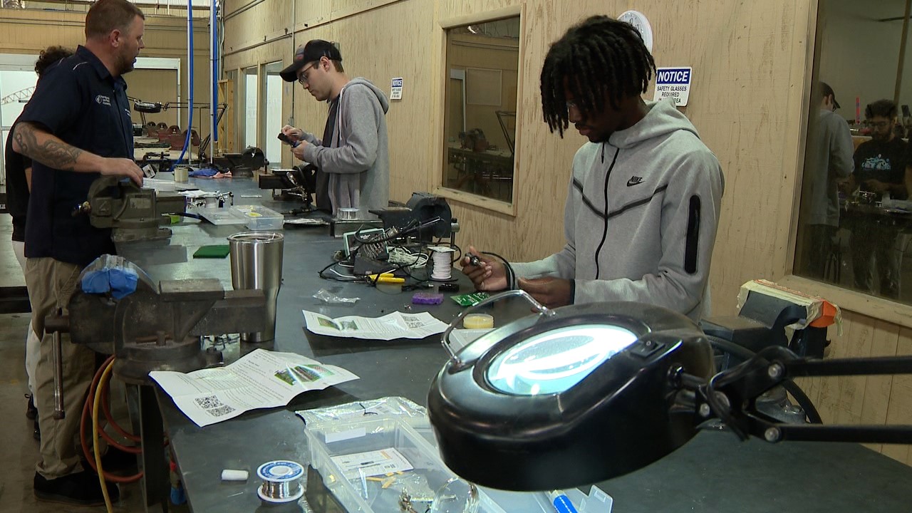 aircraft mechanic school