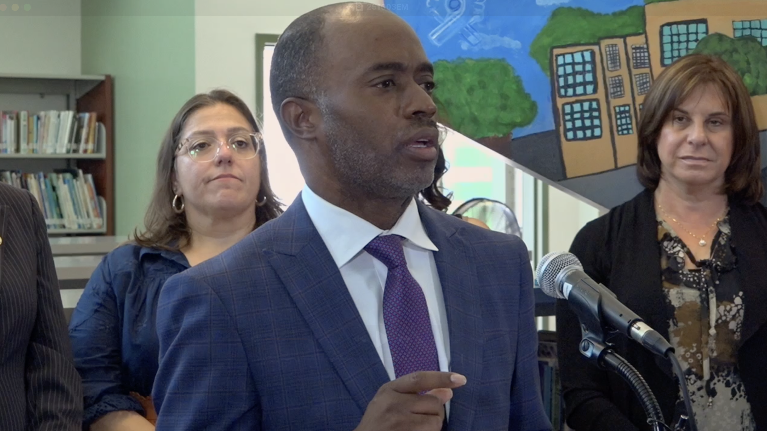California State Superintendent Tony Thurmond visits Burbank Elementary to highlight how Spanish-speaking students are exceeding state test score averages in reading and math