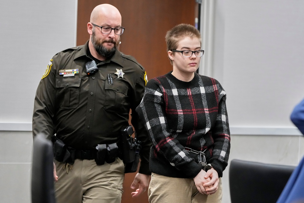 Morgan Geyser, right, appears in a Waukesha County courtroom, Jan. 9, 2025, in Waukesha, Wis.