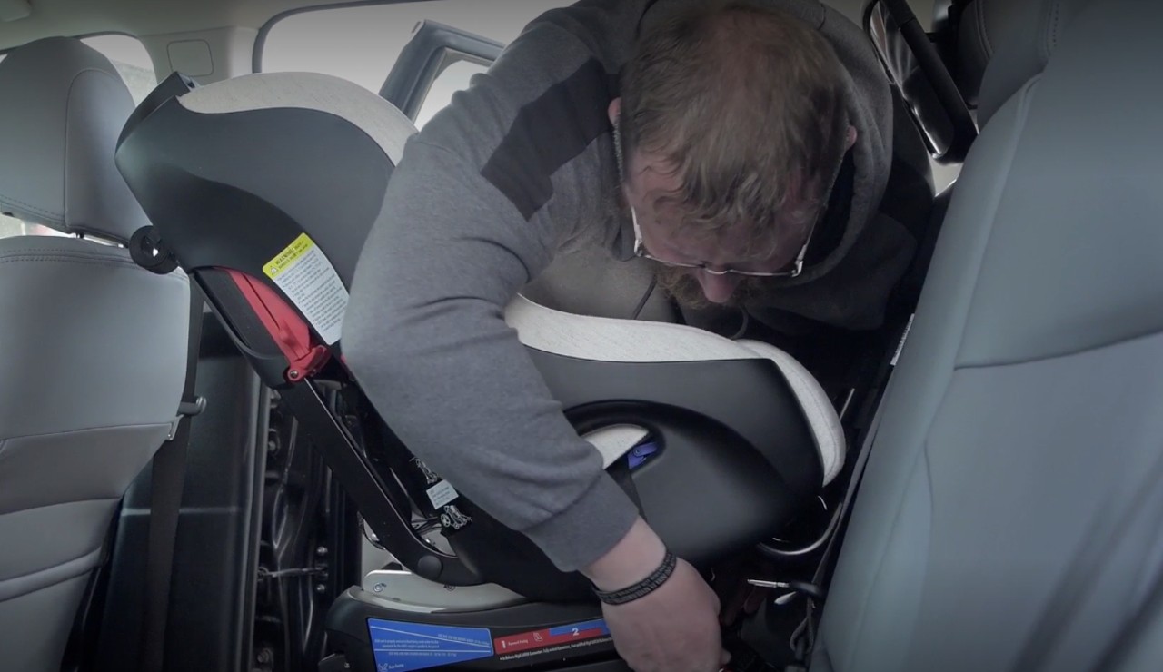 Parents learn car seat safety at first responder training in Missoula - Vimarsana News