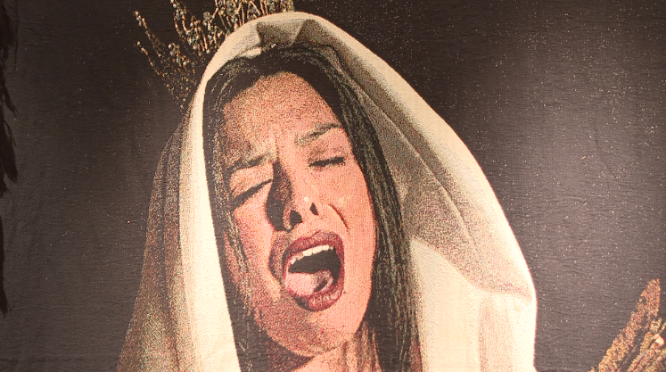 Mi Religion Exhibit
