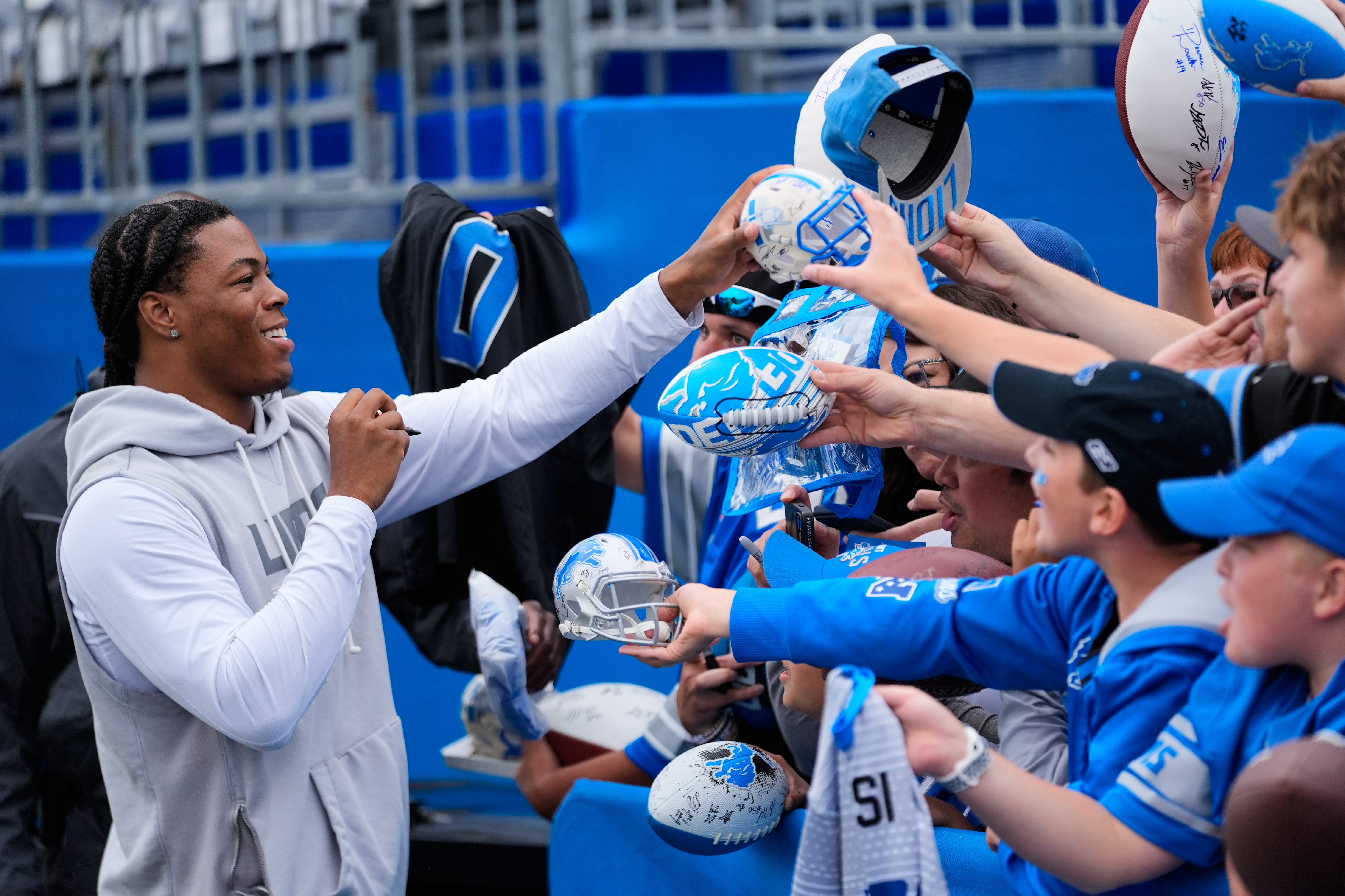 Lions Camp Football