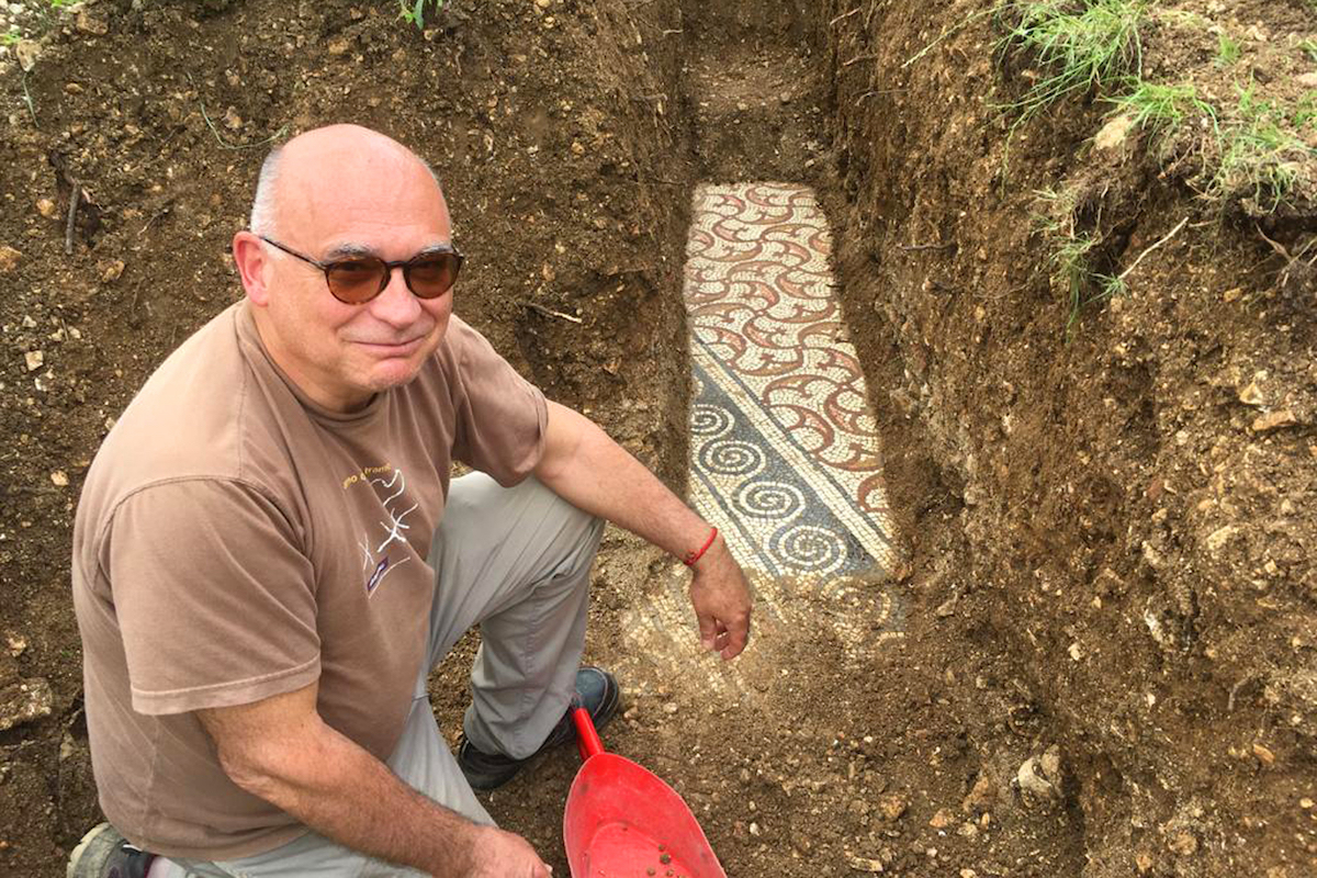 Well-preserved Roman mosaic unearthed in Italian vineyard