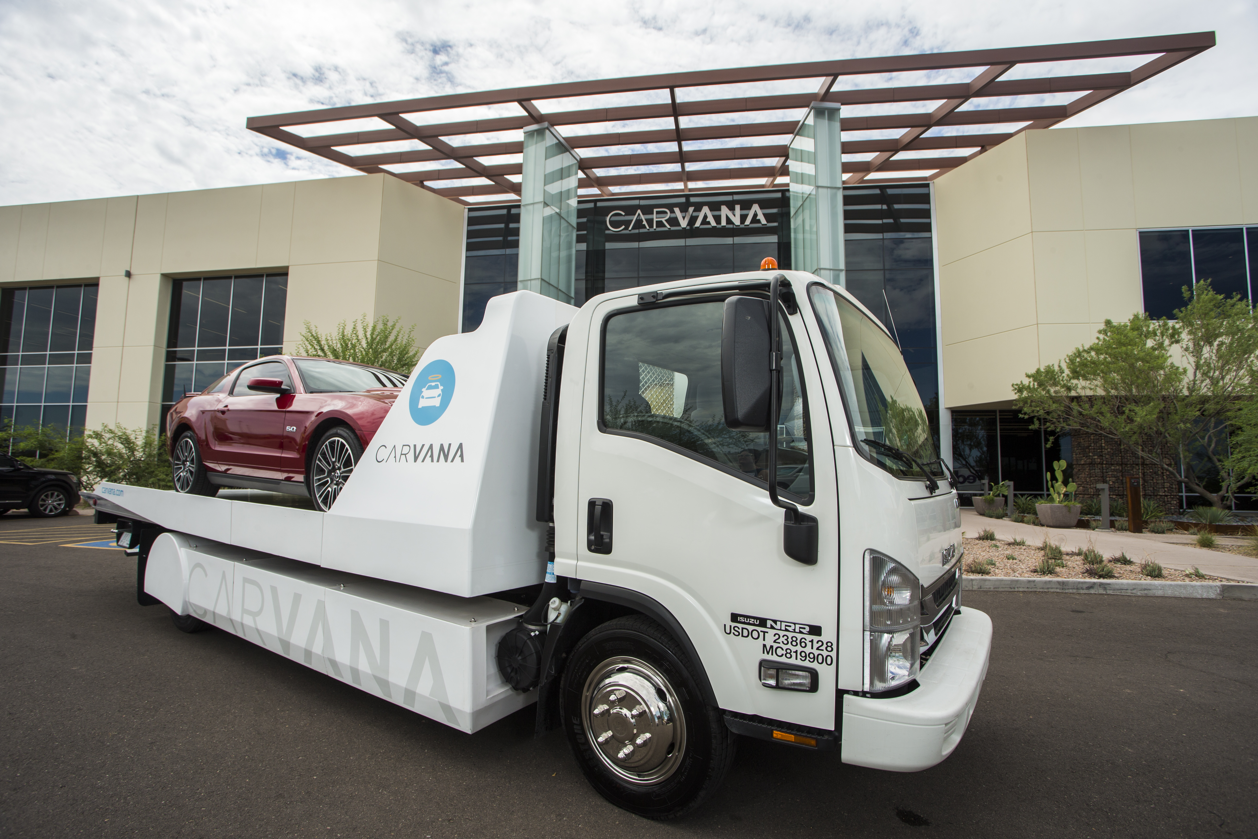 CarvanaTruck.jpg