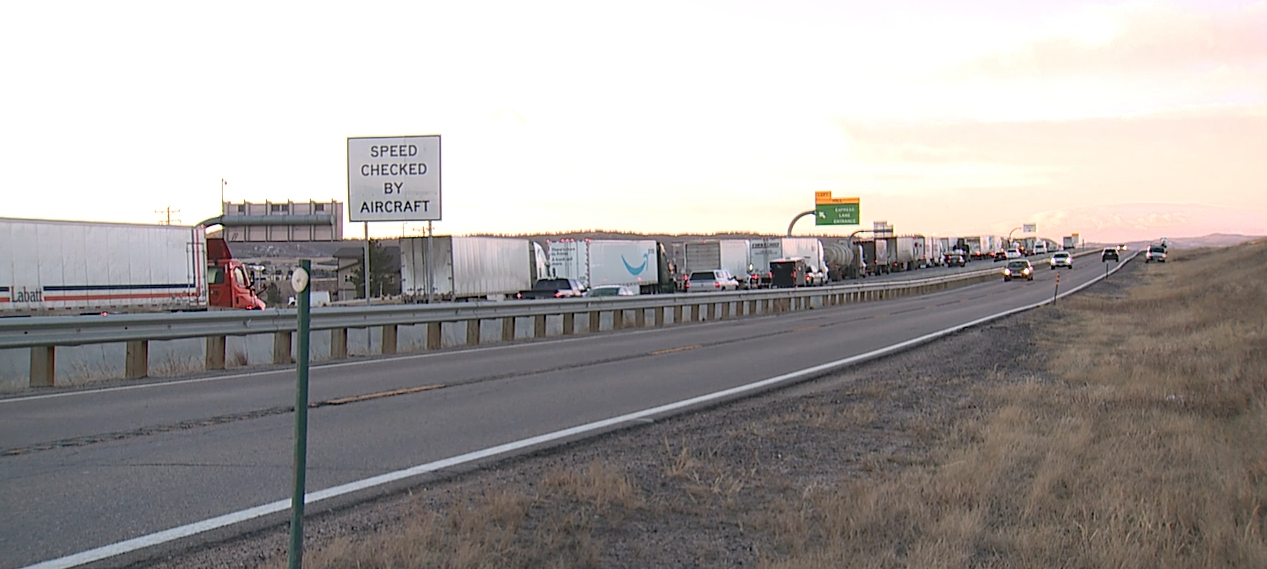 semis stalled on i-25 due to high winds dec 2 2022.png