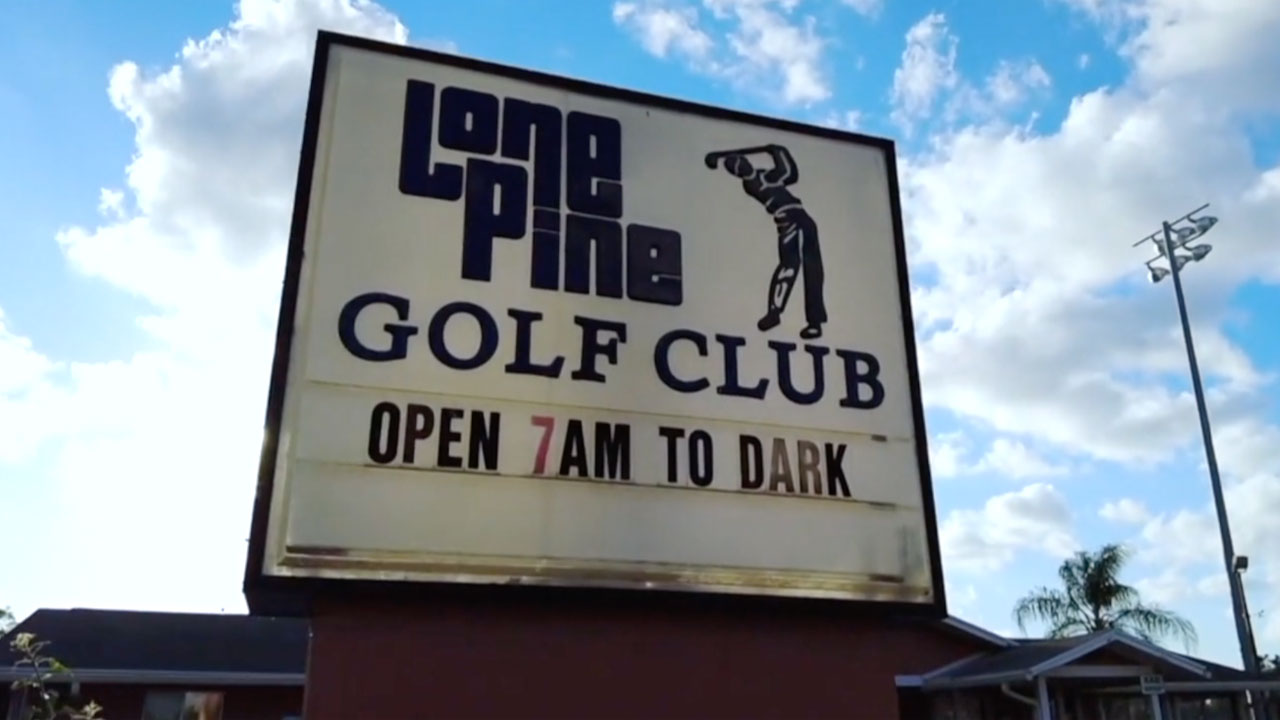 Lone Pine Golf Club sign in Riviera Beach