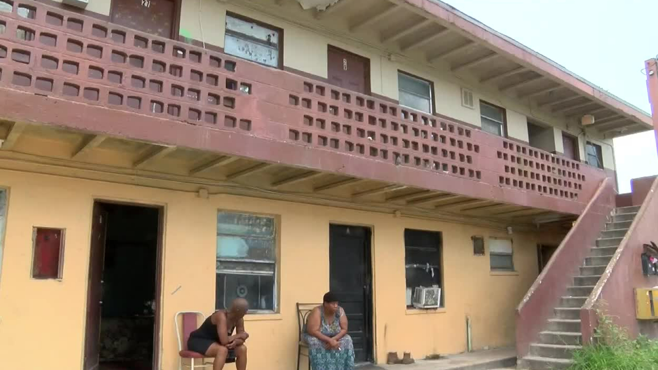 A June 14, 2022 photo of a Belle Glade rooming house where residents are being evicted.jpg