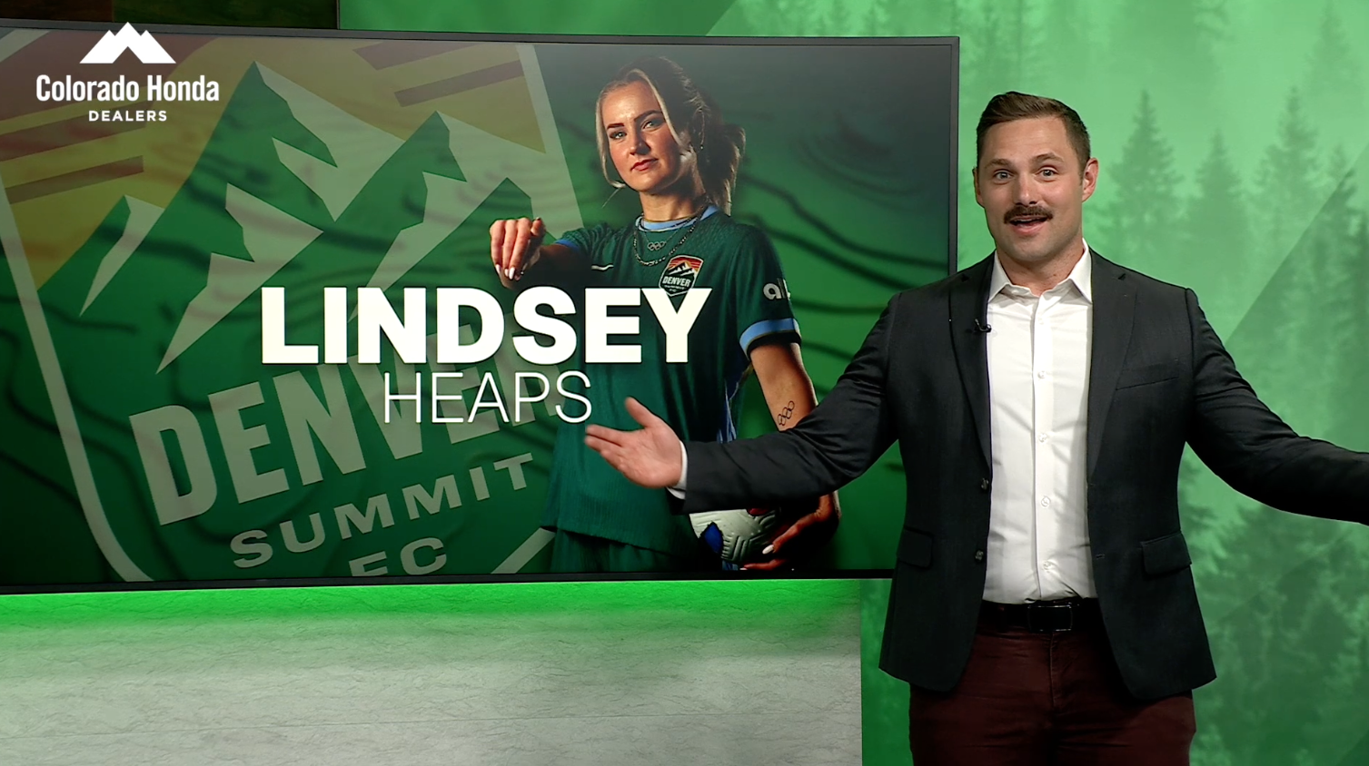 lindsey heaps_pitchside.png