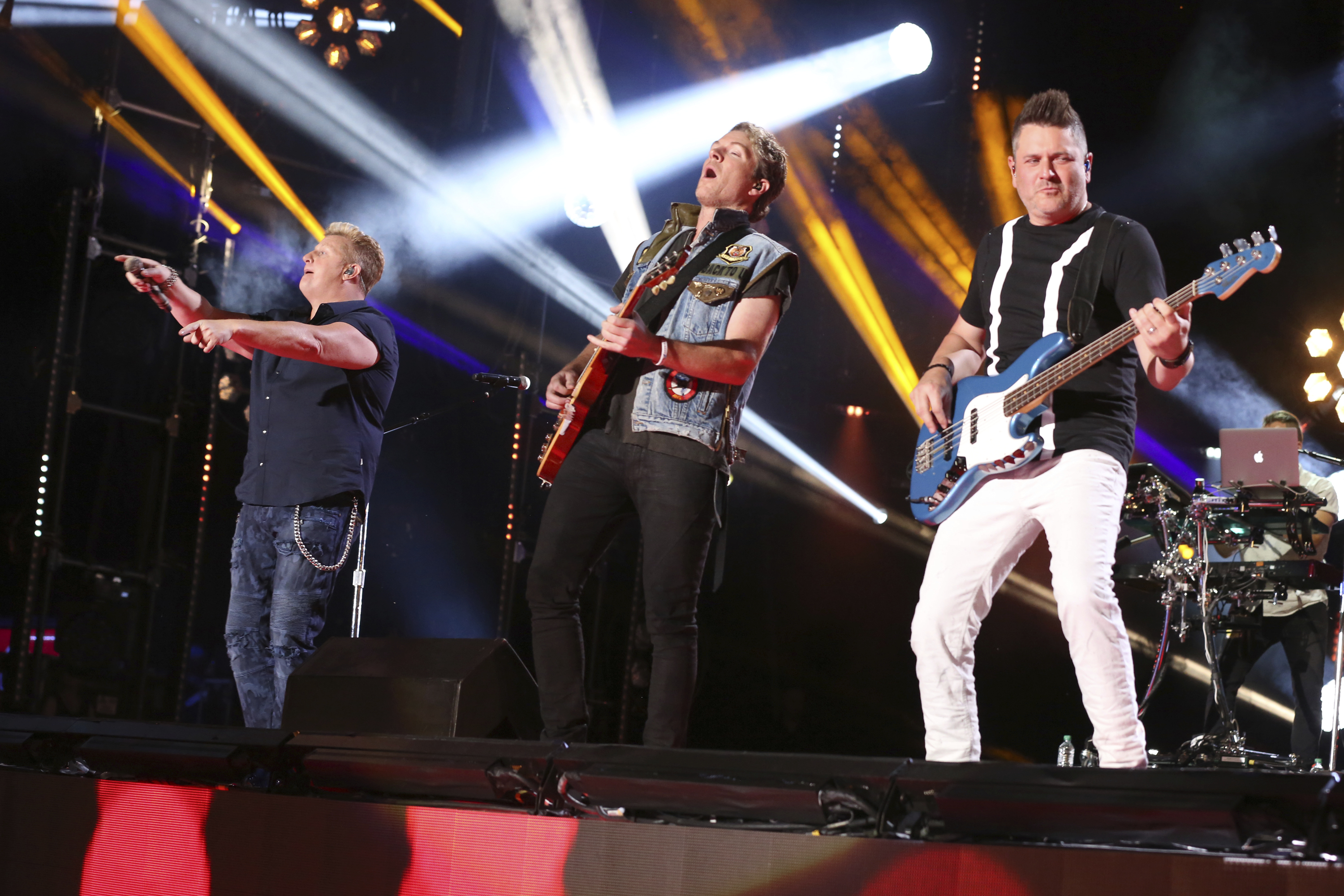 Gary LeVox, Joe Don Rooney, Jay DeMarcus