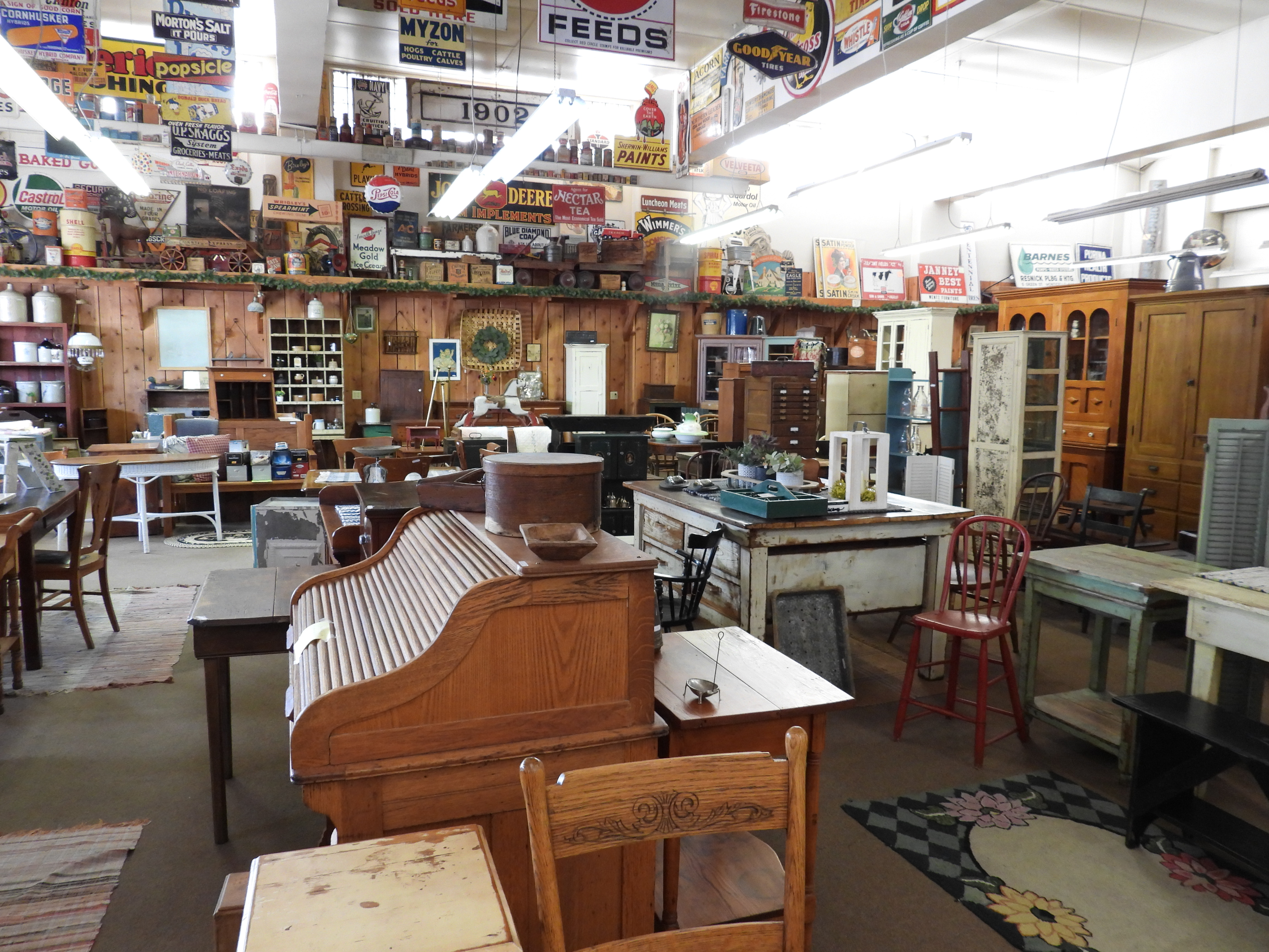 Park Avenue Antiques.JPG