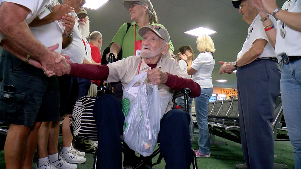 veterans leaving on Honor Flight
