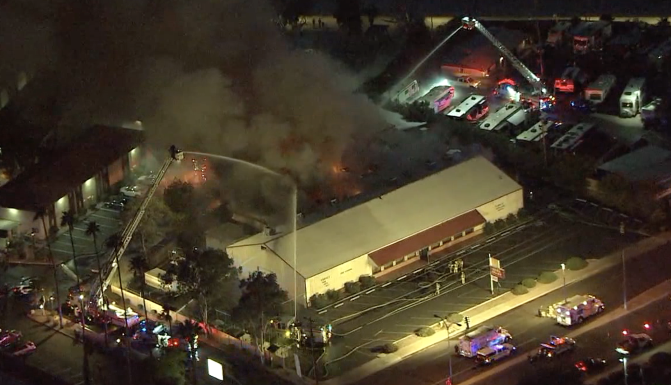 Flooring business catches fire in Mesa 