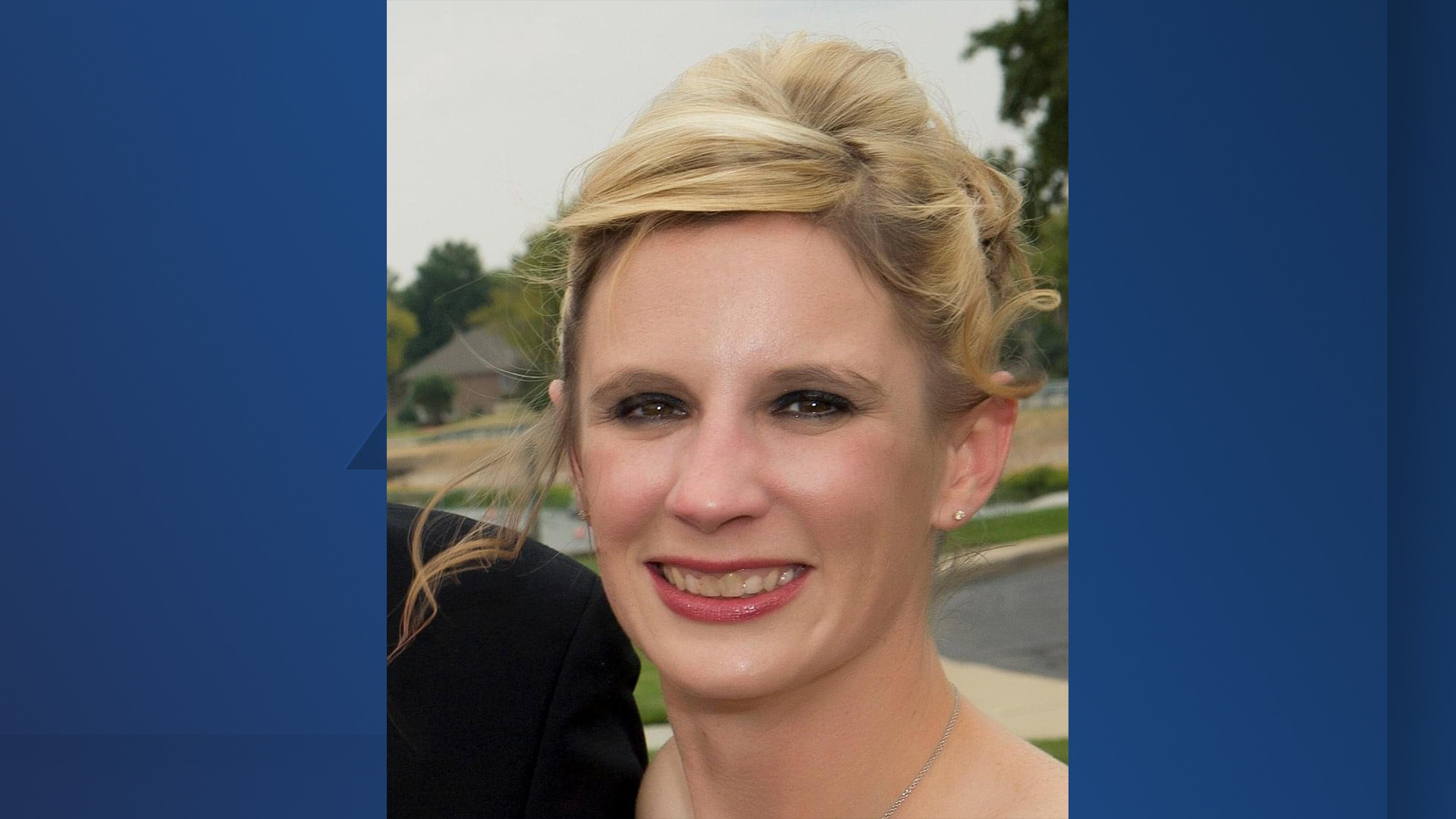 Jennifer_Holcomb.jpg