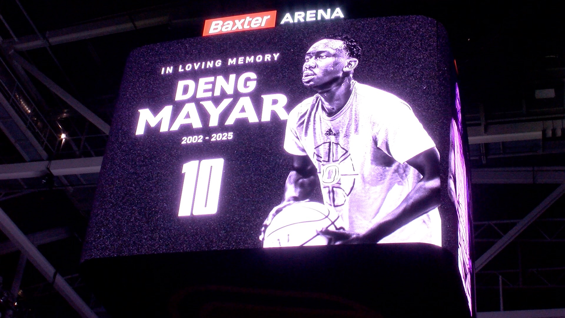 Omaha men's basketball holds a moment of silence for late teammate Deng Mayar before their 2025 home opener