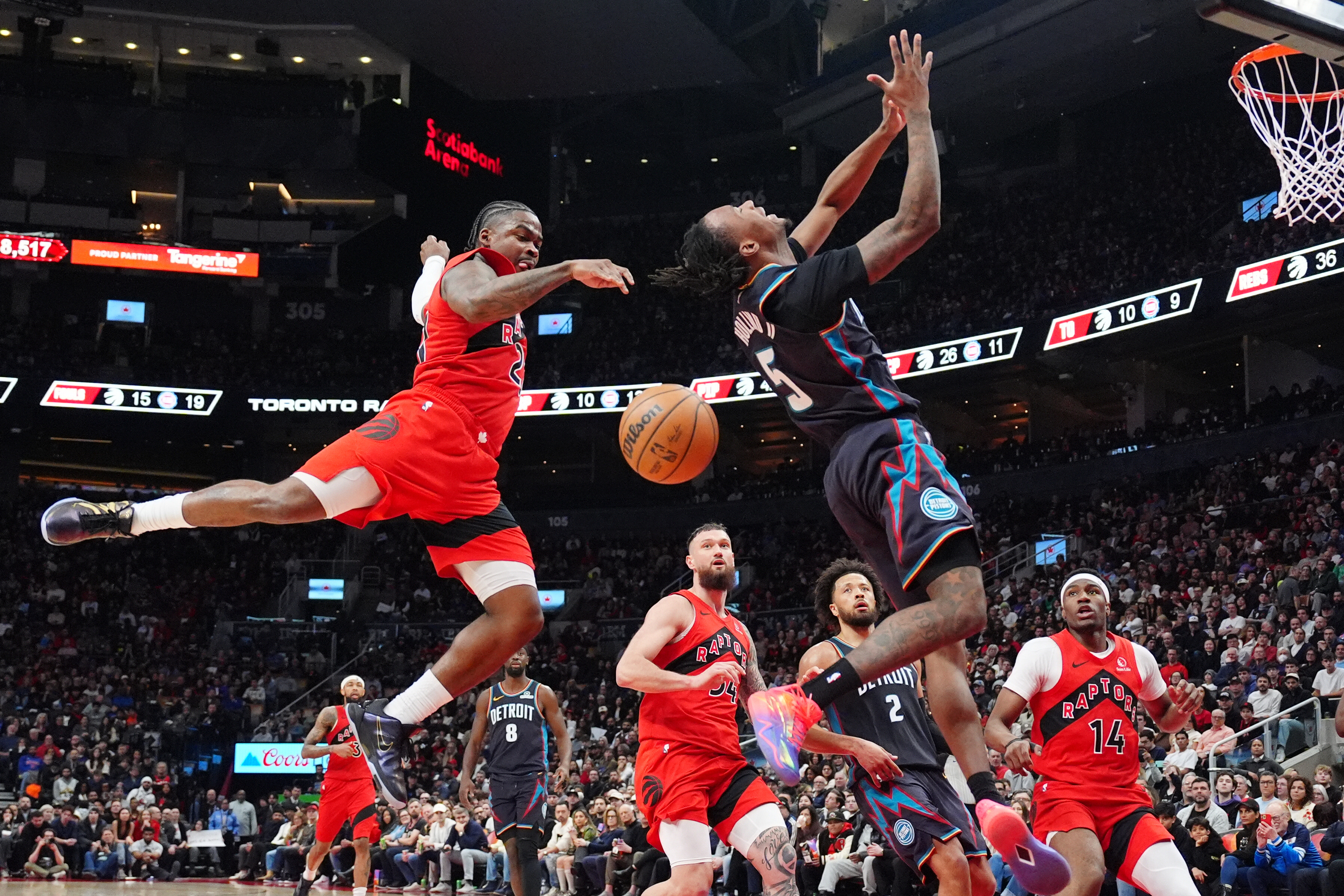 CORRECTION APTOPIX Pistons Raptors Basketball