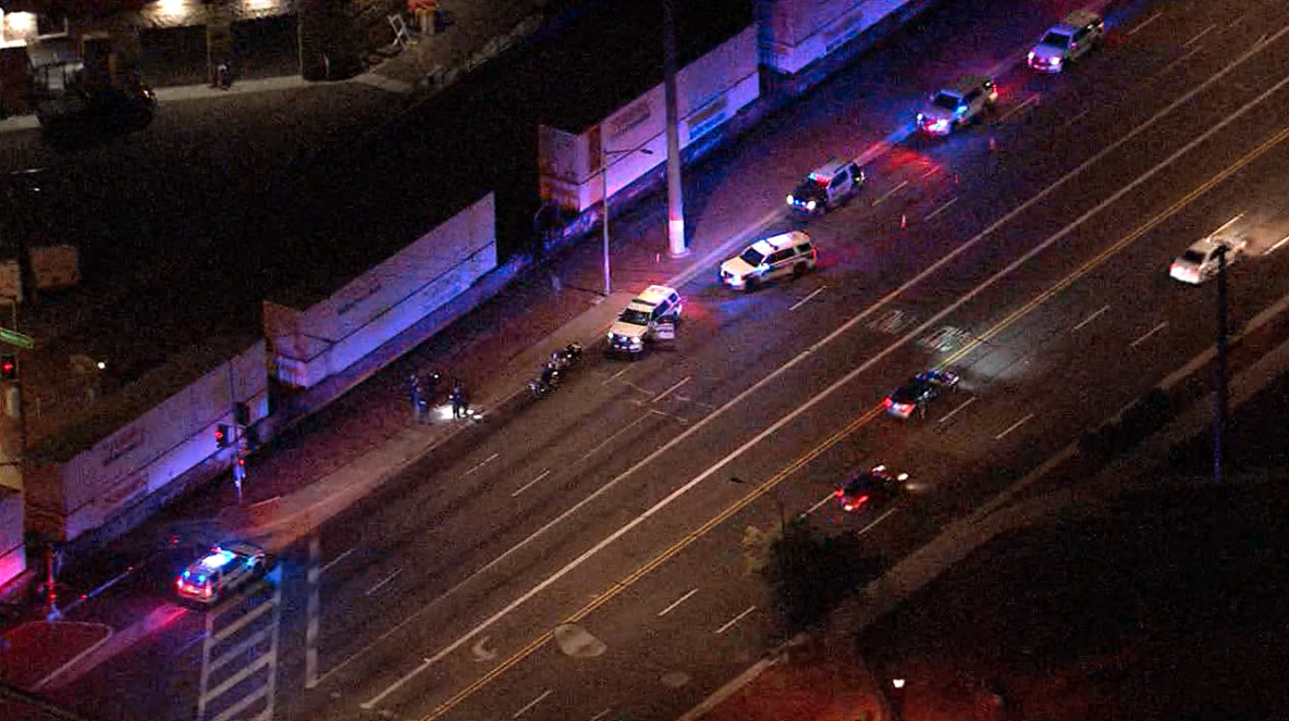 Man struck by train in Glendale