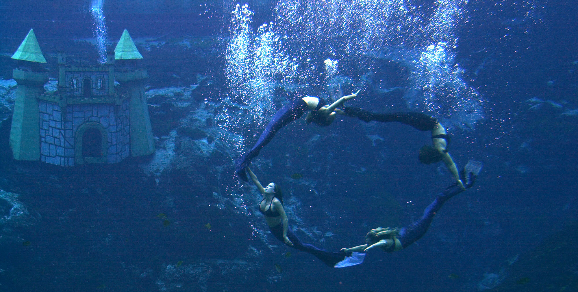 Weeki Wachee Springs mermaids in 2003
