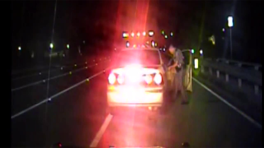 WPTV-COLLIER-COUNTY-DEPUTY-DELIVERS-BABY.jpg