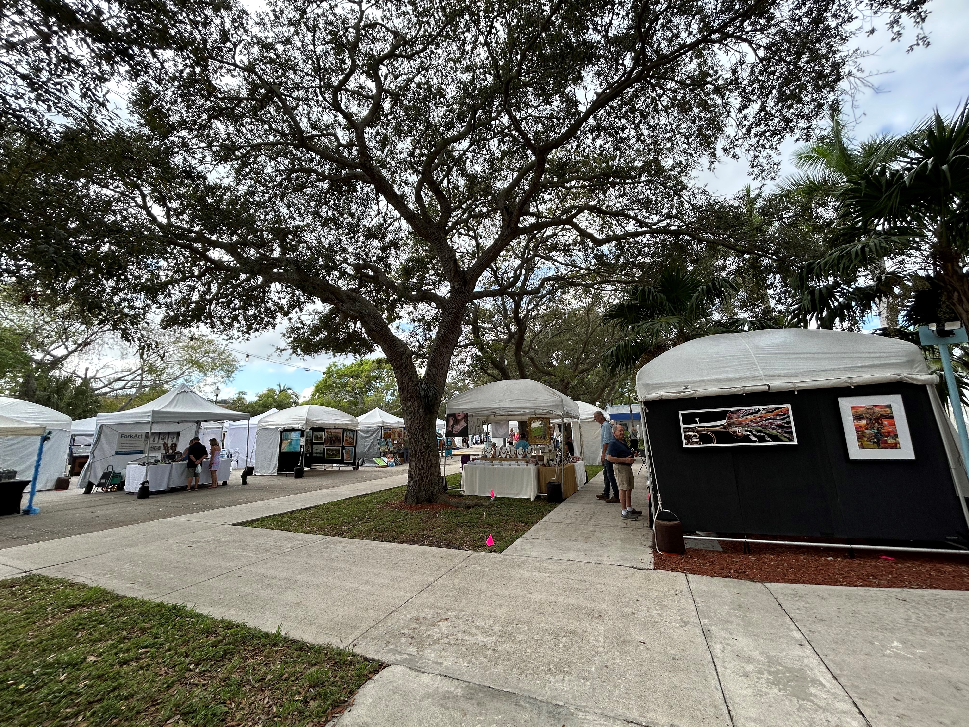 Holiday arts festival in West Palm Beach. Dec. 3, 2023.jpg