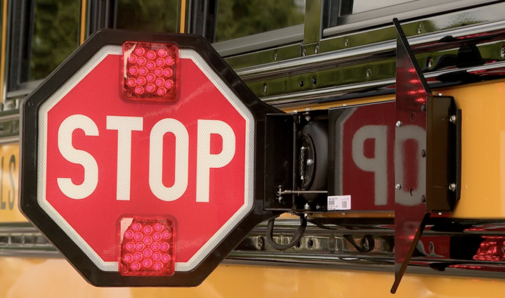 school bus stop sig