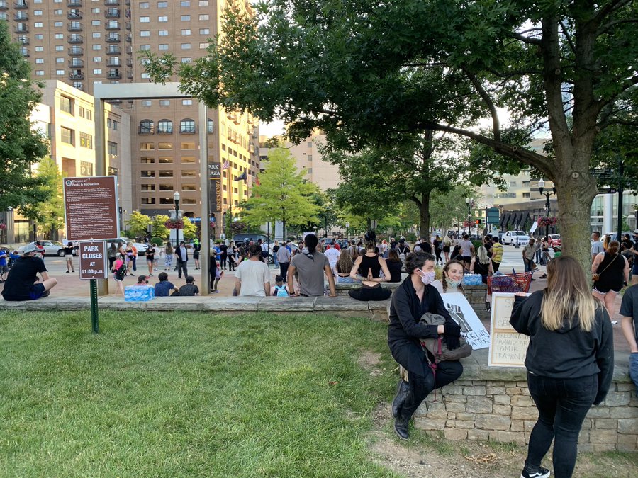 Protest in Lexington 6th night.jpg