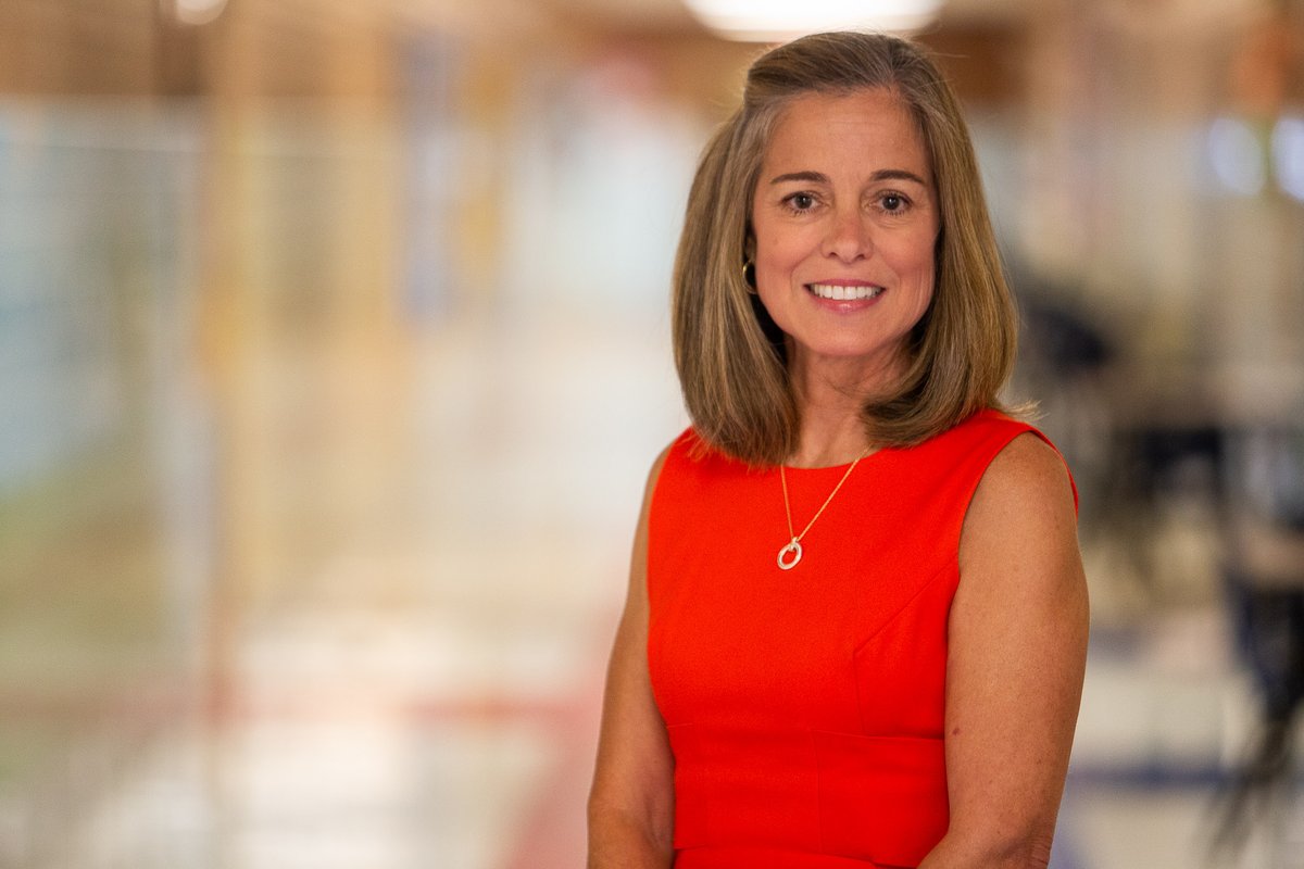 Principal Mary Anderson of Fruchthendler Elementary School wins leadership award 