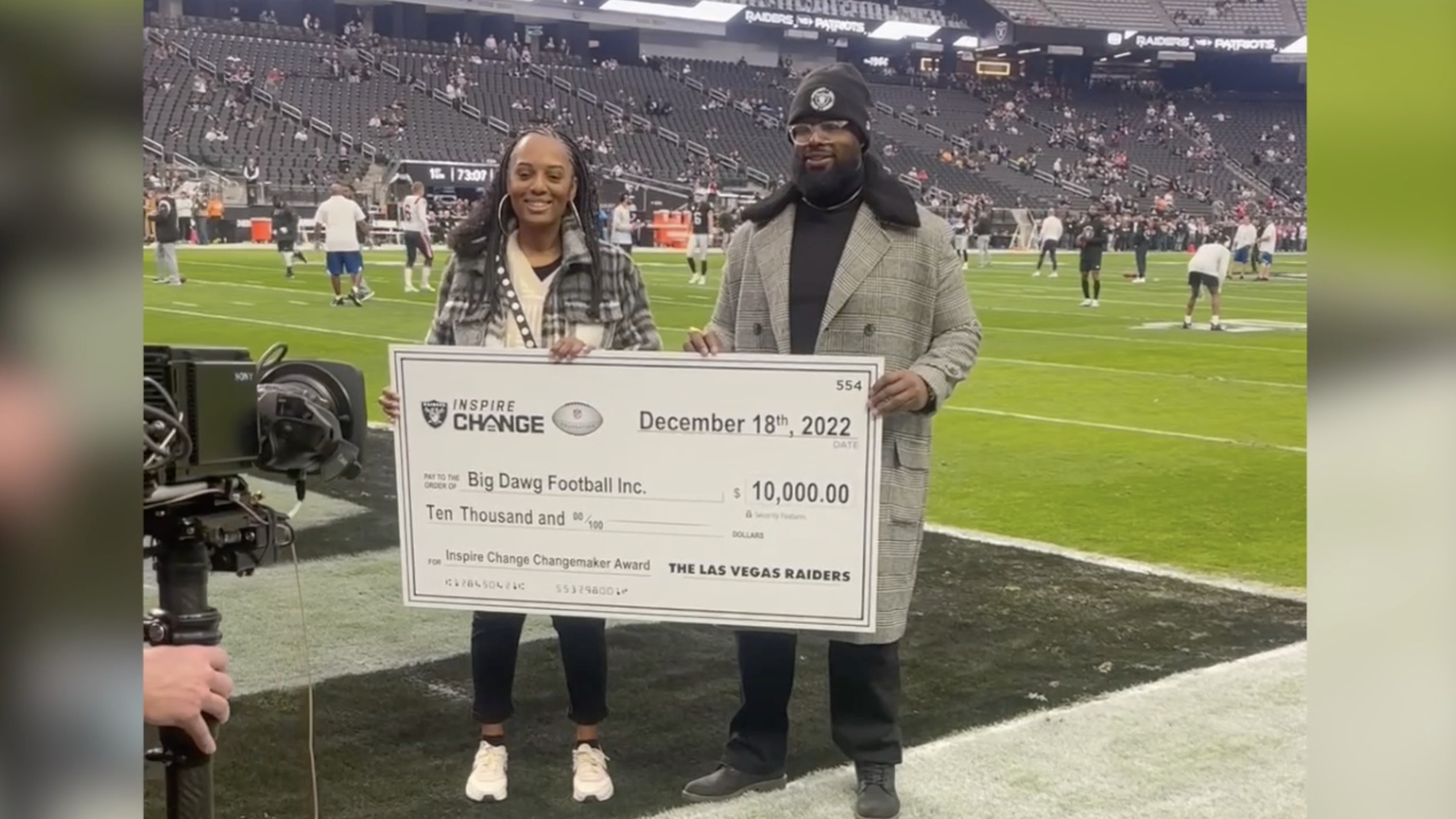 Coach Rolle receives award