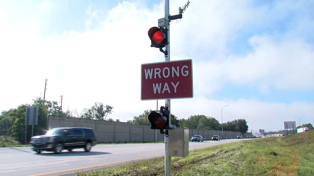 Wrong-Way-Sign-WFTS.jpg