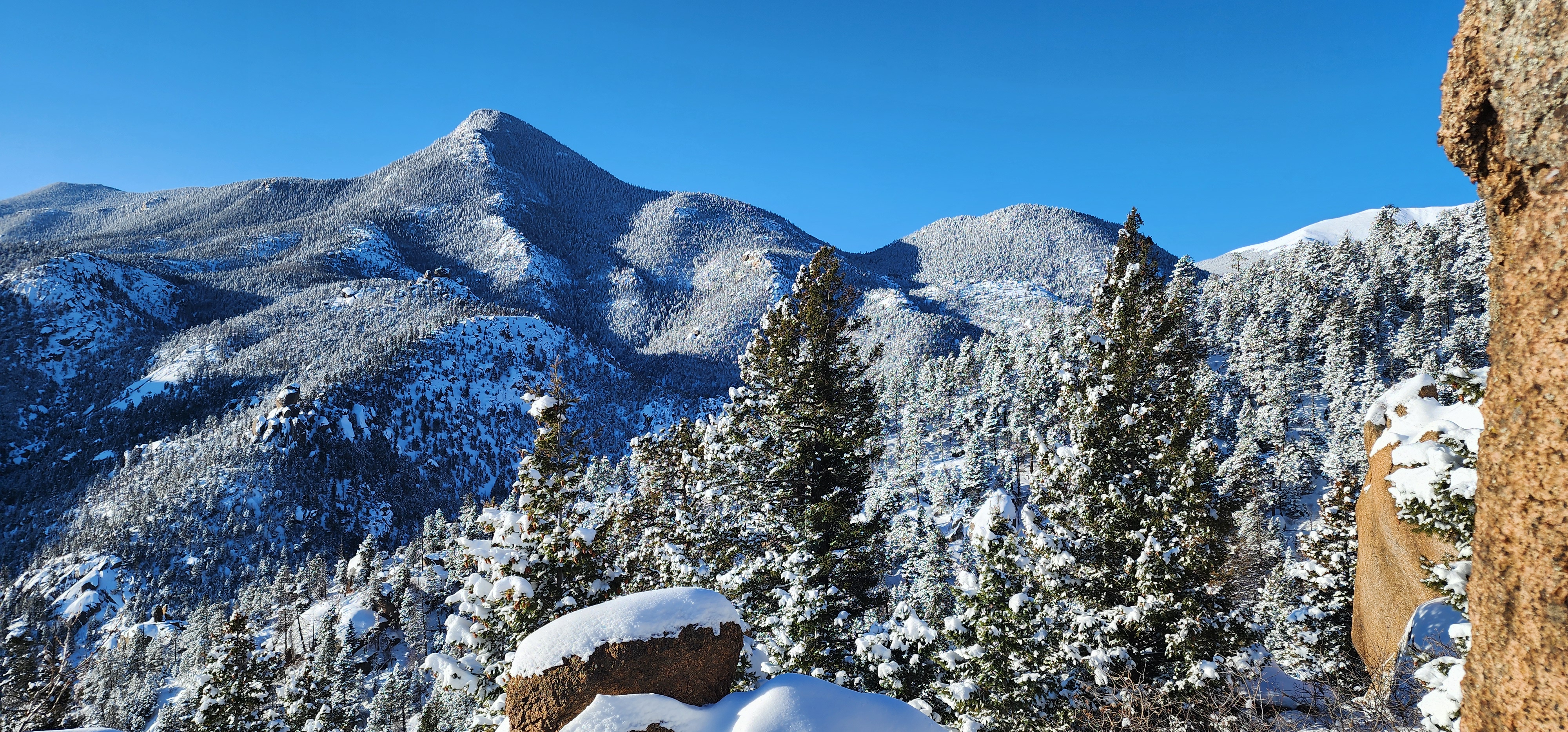 Snowy morning on the Barr Trail