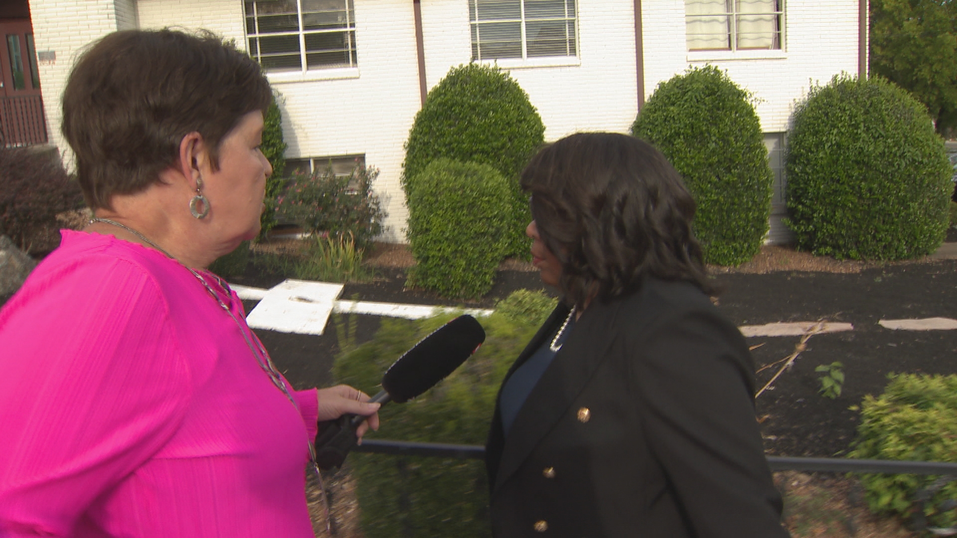 Jennifer Kraus questions Metro councilwoman Joy Kimbrough about ethics allegations 
