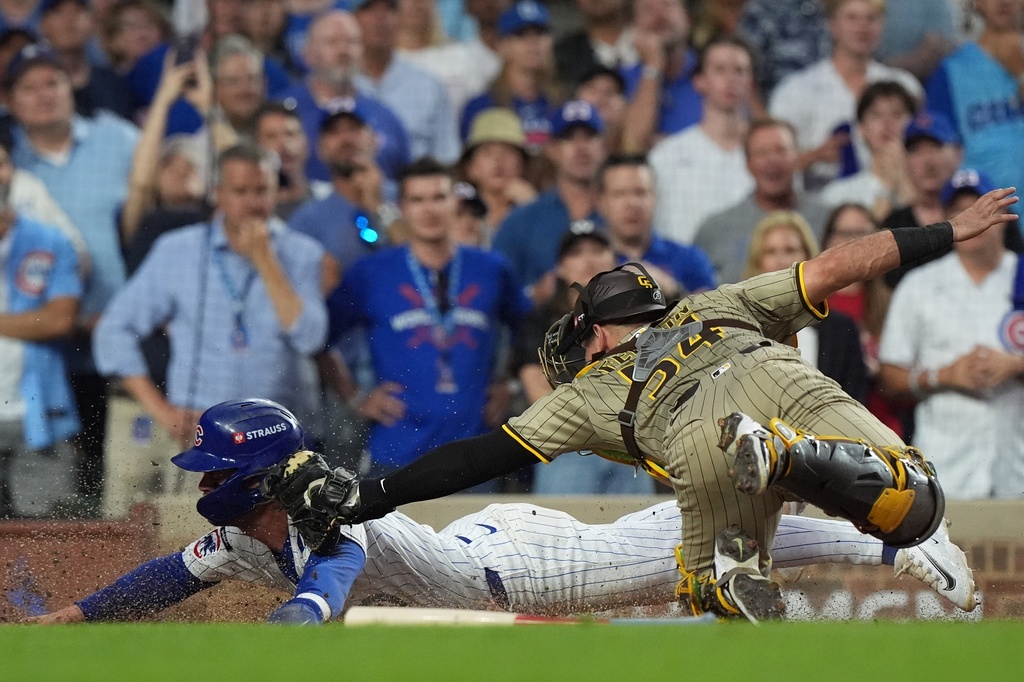 out at home padres-cubs