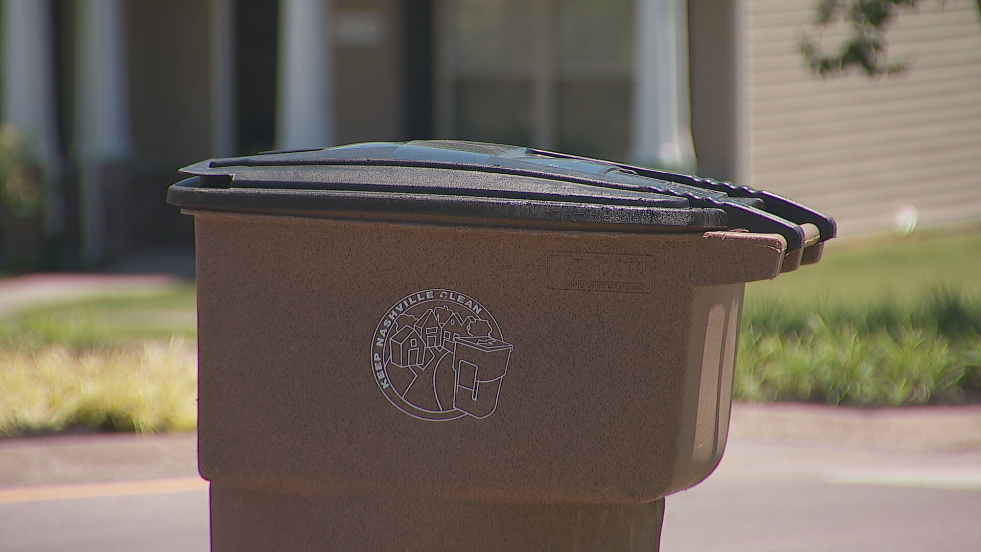 nashville trash can