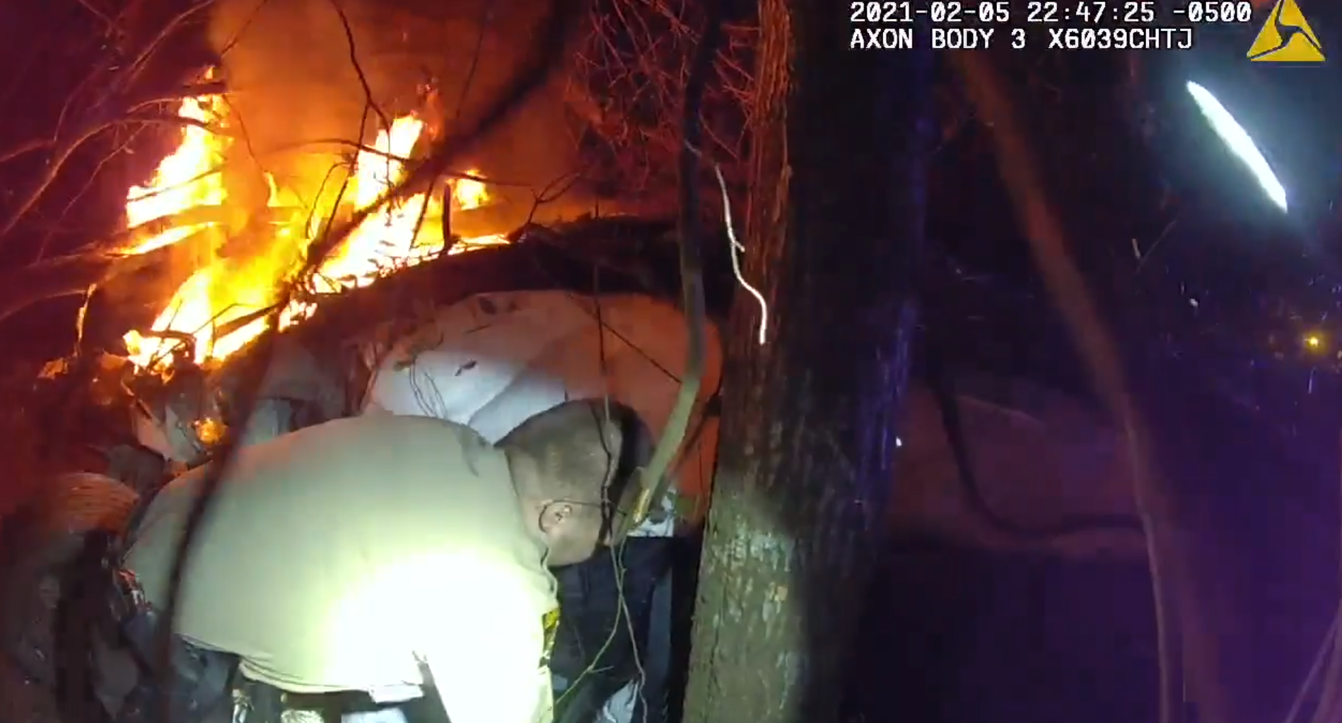 Video shows Thomas County deputies, Thomasville police officer rescue person from burning vehicle