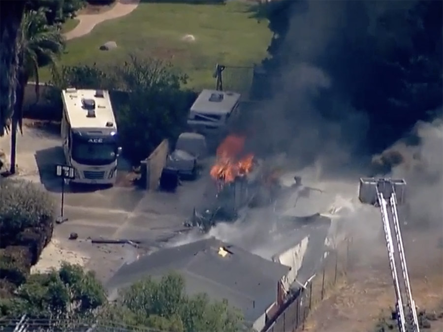 el_cajon_house_fire5_sky10_081922.jpg