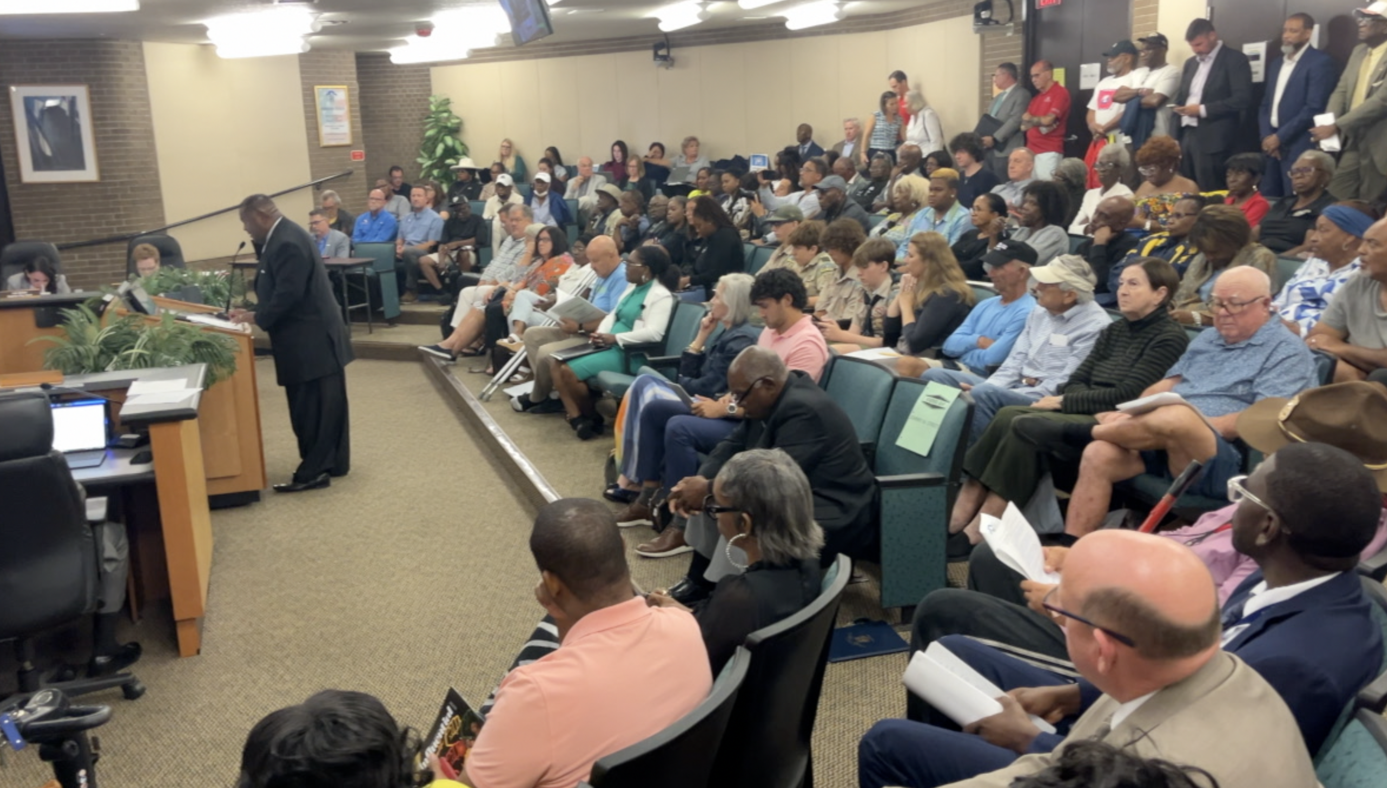 city hall fort myers mccollum hall vote