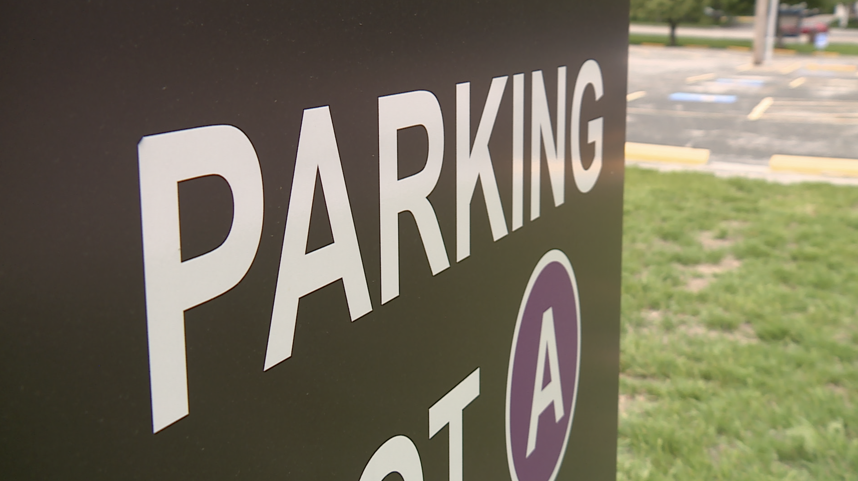 Parking sign.png
