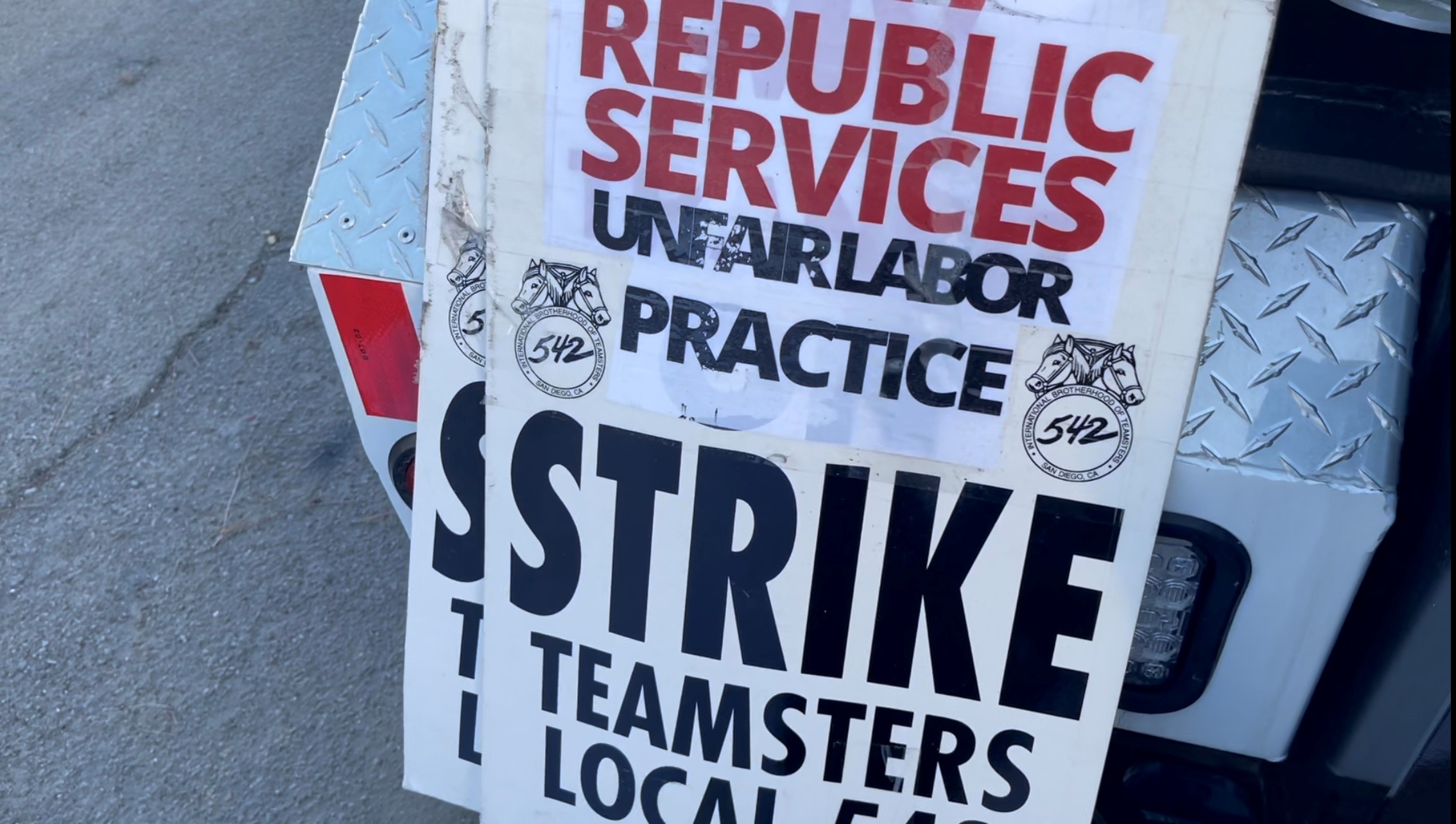 republic services strike.jpg