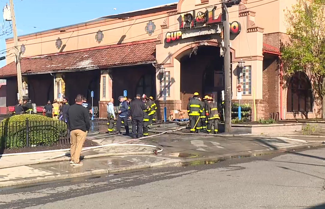 Fire at E&L Supermercado grocery store