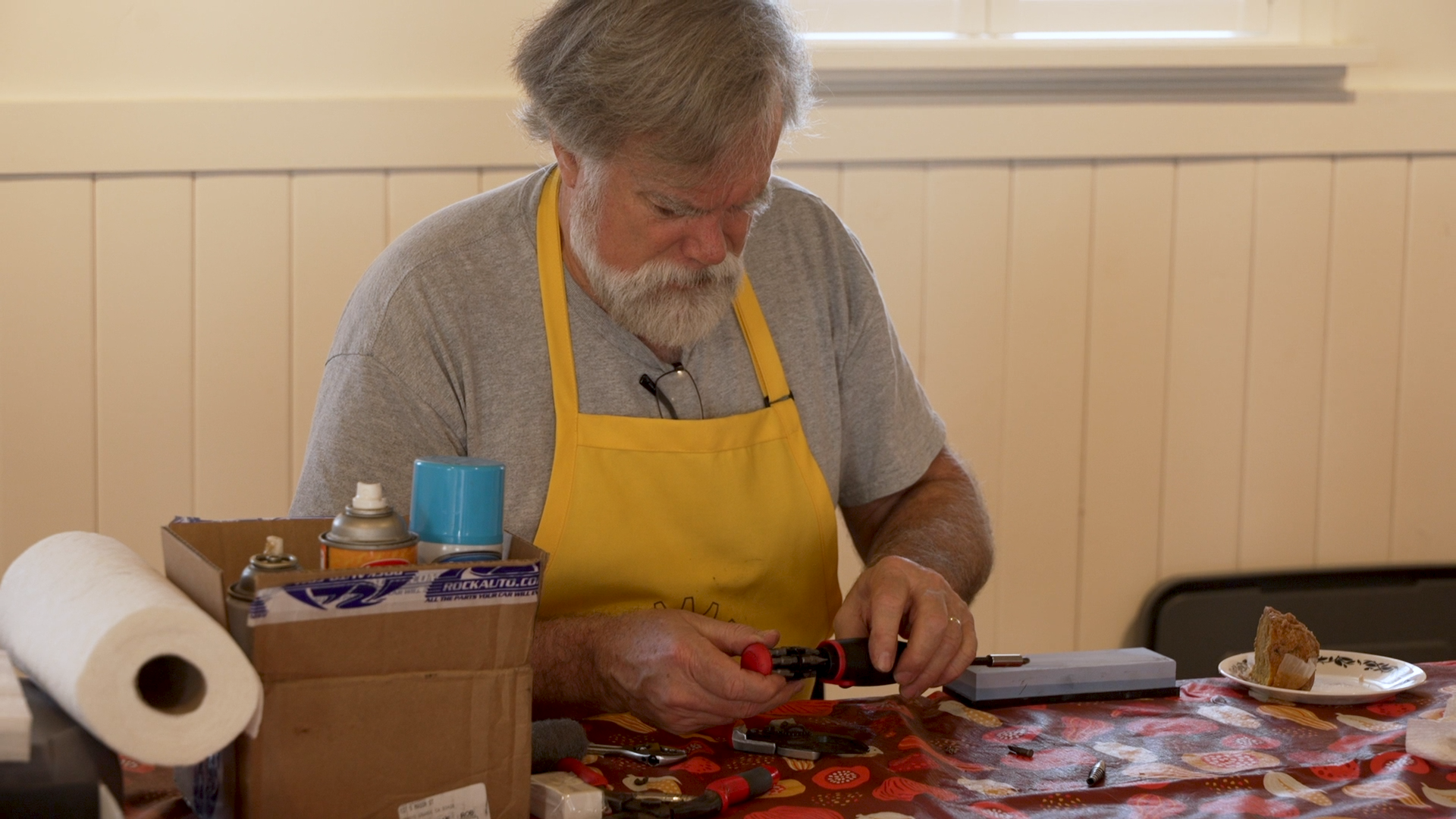 REPAIR CAFE.00_00_19_03.Still002.png