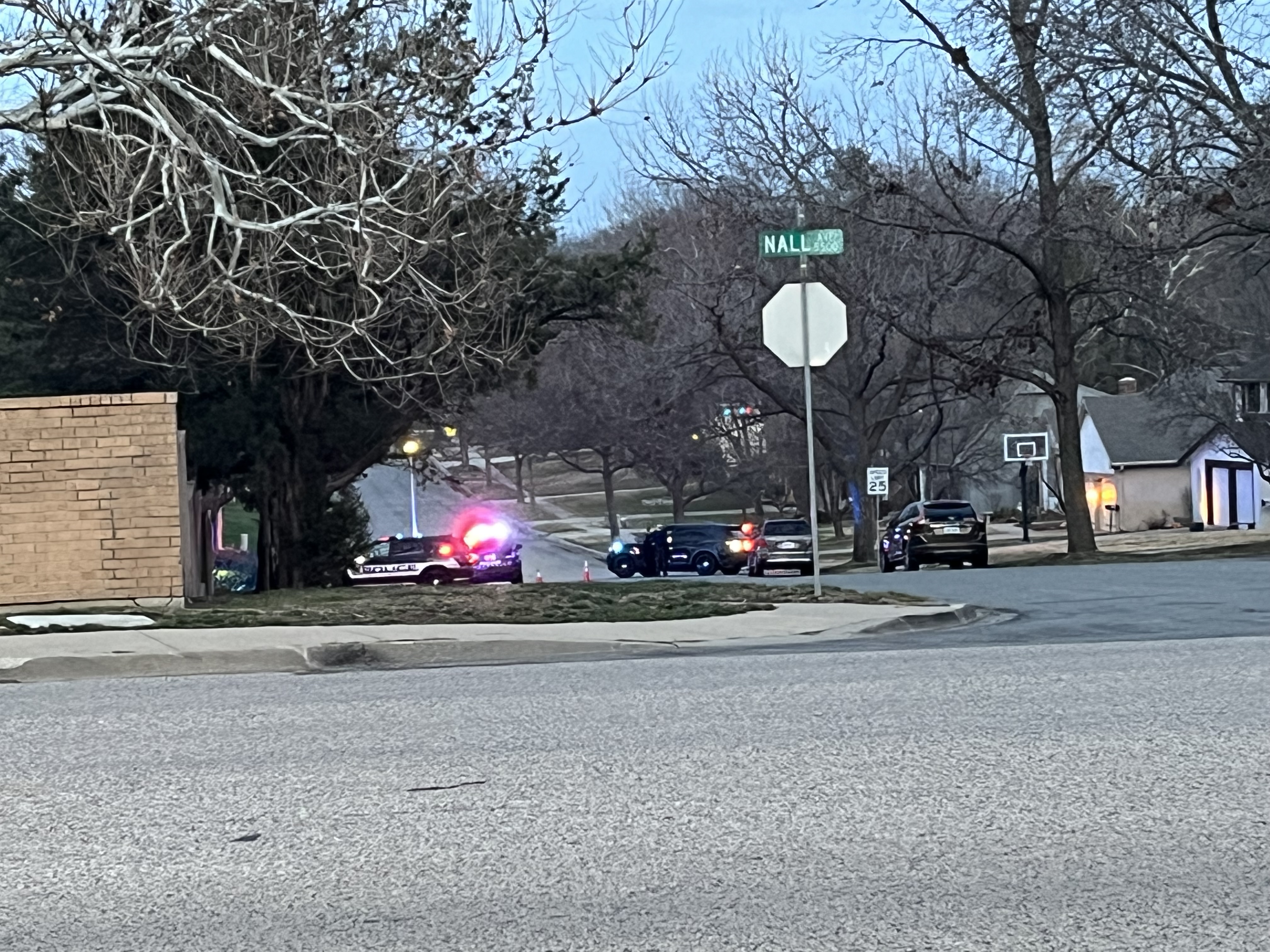 Shots fired at FBI, US Marshals 1