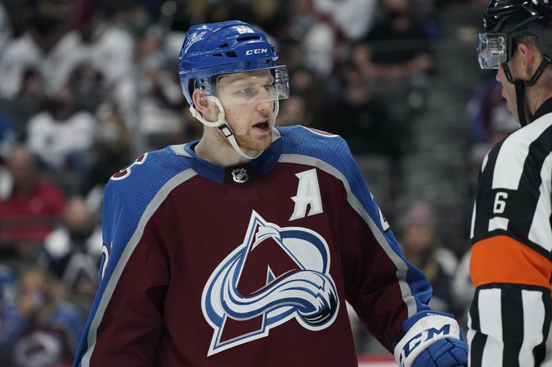 MacKinnon, Grubauer lift Avs to 4-1 win over Blues in Game 1