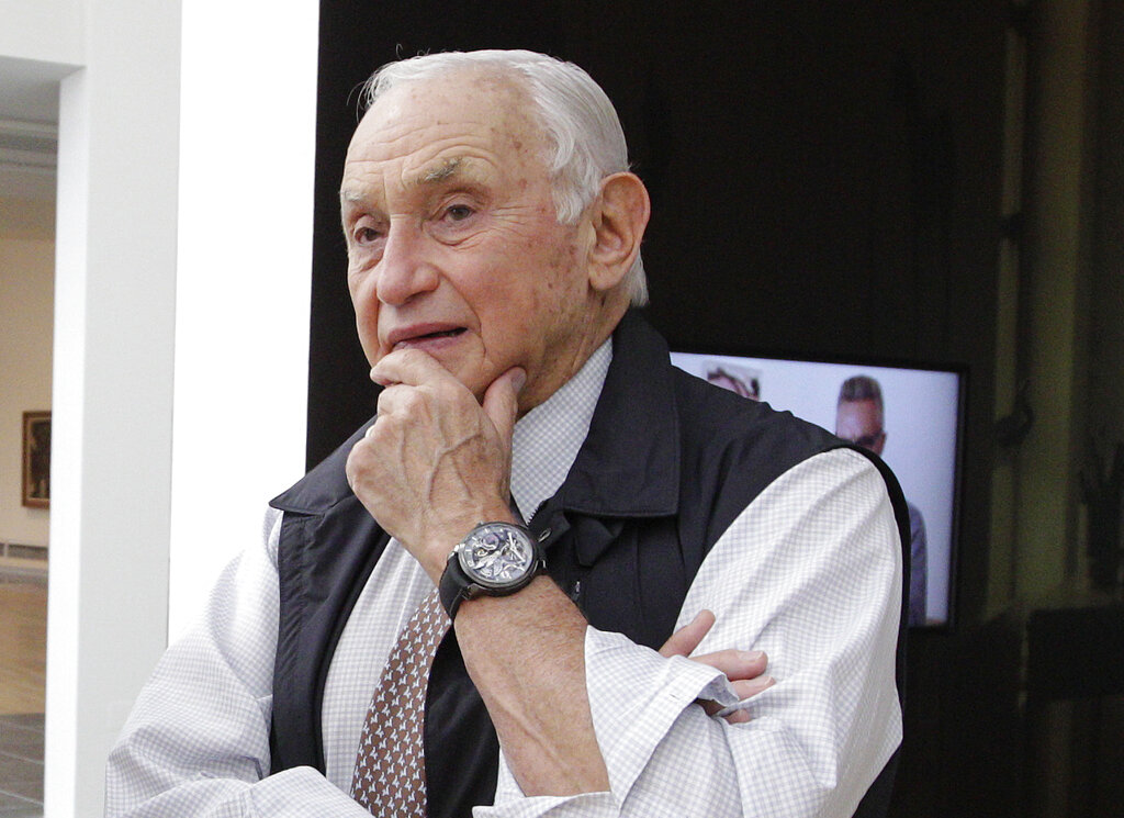 This Sept. 19, 2014 file photo shows retail mogul Leslie Wexner, at the Wexner Center for the Arts in Columbus, Ohio.  Wexner is severing his last ties with the retail empire that he founded in 1963. L Brands, which operates Victoria’s Secret and Bath & Body Works, said the 83 year-old billionaire, along with his wife Abigail, won't stand for reelection to the board of directors. 