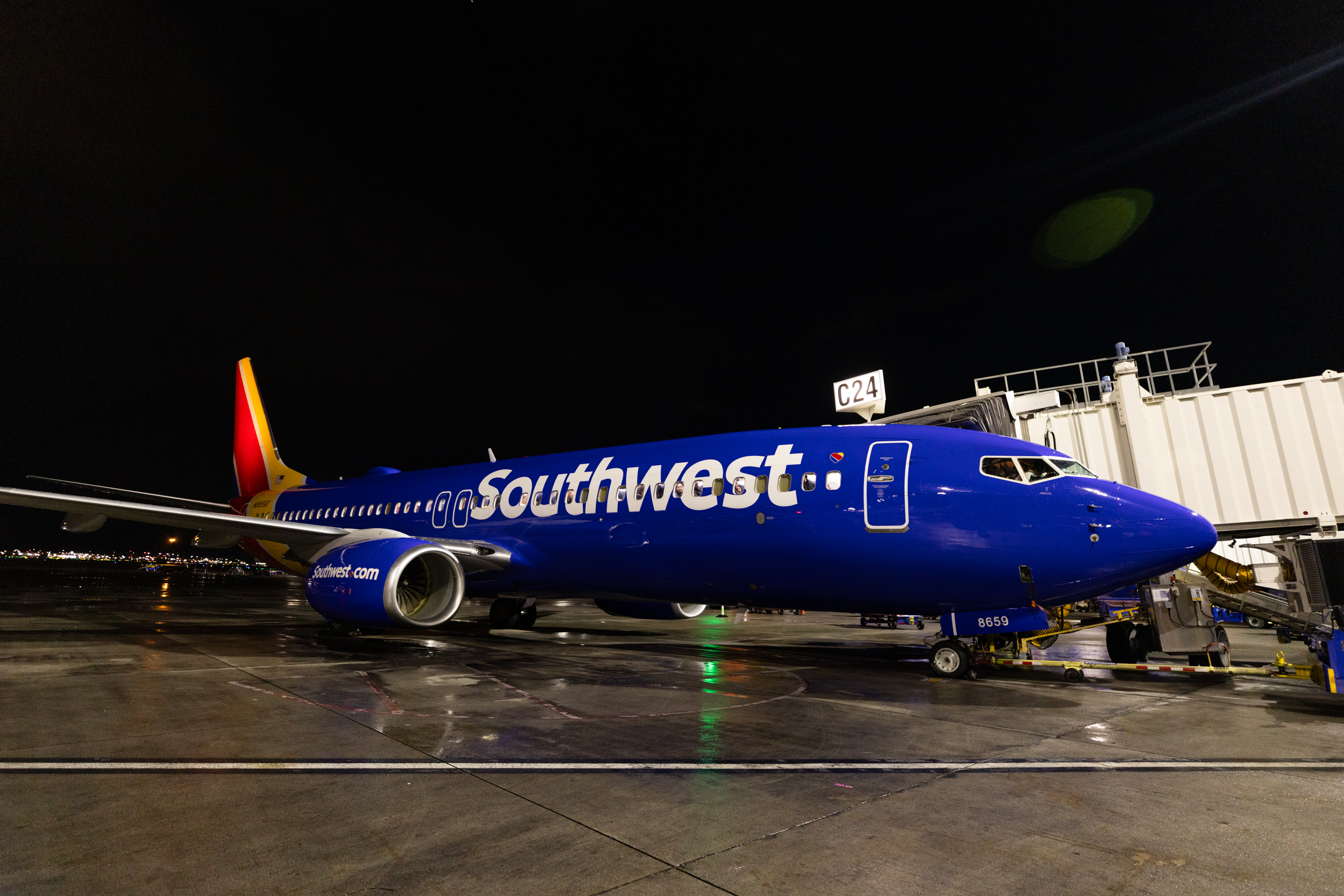 Southwest Airlines celebrates inaugural red eye flights in Las V