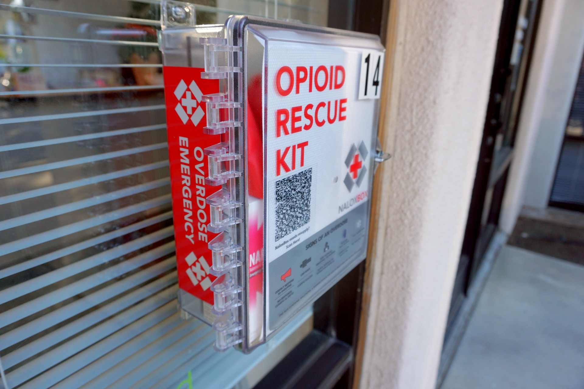 naloxbox.jpg